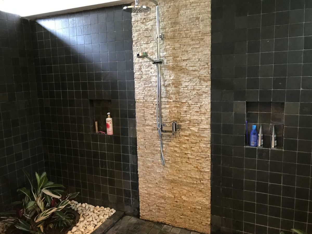 Villa Putih Lovina Exteriör bild